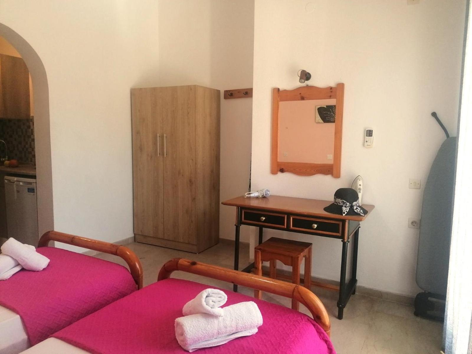קאבוס Nikos Apartments 1 מראה חיצוני תמונה