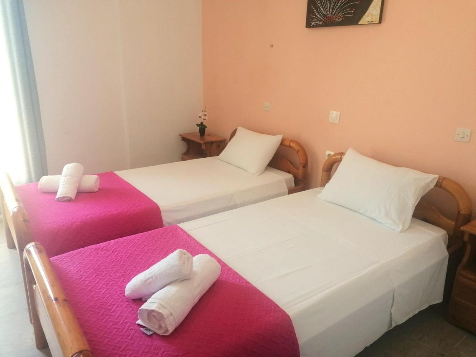 קאבוס Nikos Apartments 1 מראה חיצוני תמונה
