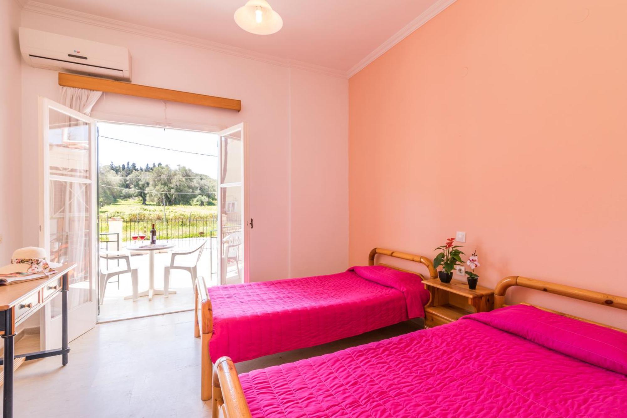 קאבוס Nikos Apartments 1 מראה חיצוני תמונה